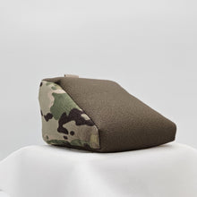 Load image into Gallery viewer, Gecko Tail - Rear Shooting Bag